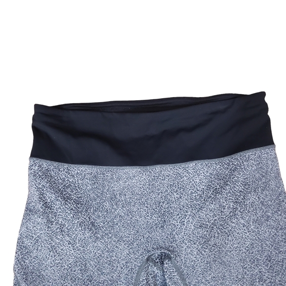 Lululemon Run The Day Cropped Leggings - Picture 4 of 10